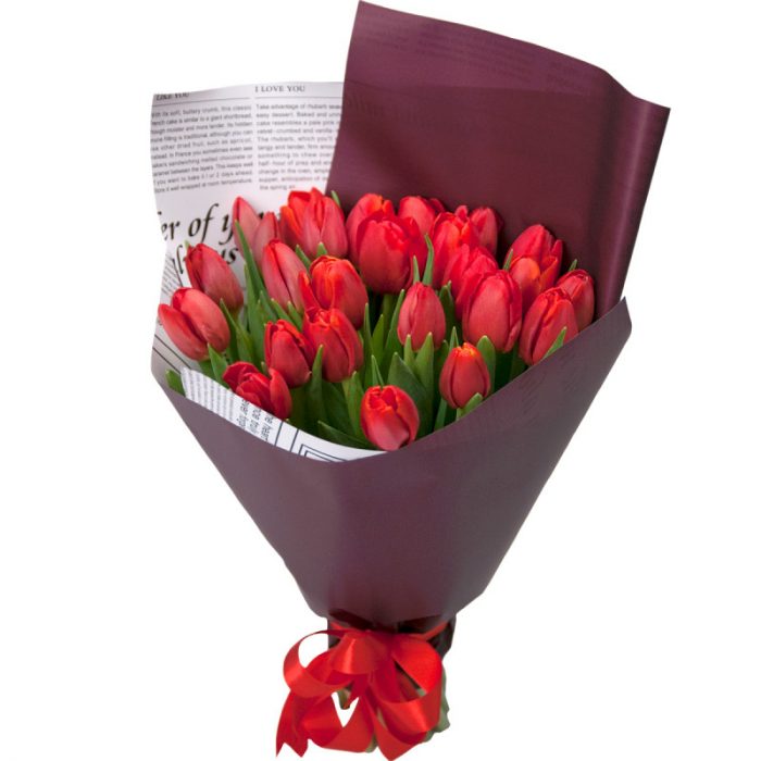 Alege un buchet superb cu flori proaspete de primavara o vei impresiona cu siguranta. Un buchet de 85 de lalele rosii este alegerea perfecta pentru a-i spune "La multi ani!" sau "Imi este dor de tine".